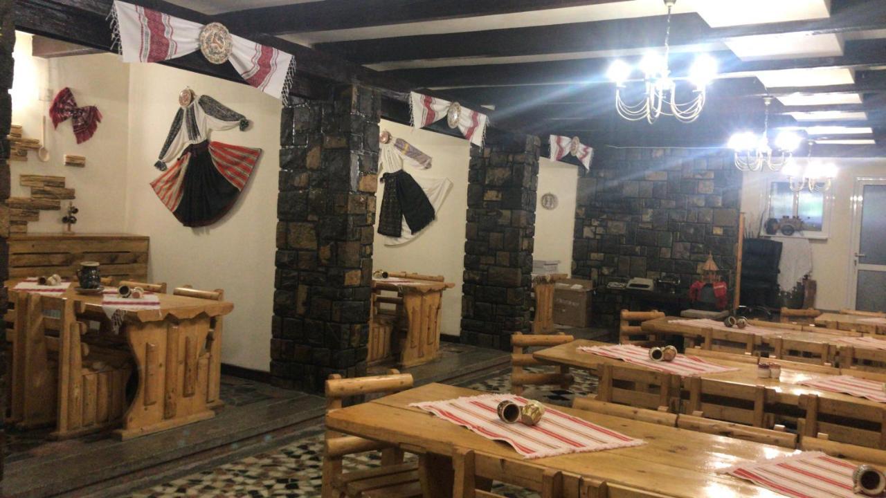 Hanul Izvorul Rece Sinaia Buitenkant foto