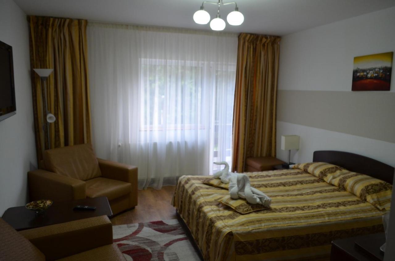 Hanul Izvorul Rece Sinaia Buitenkant foto