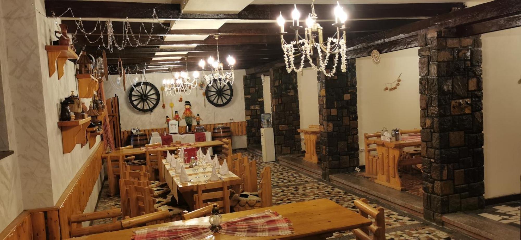 Hanul Izvorul Rece Sinaia Buitenkant foto